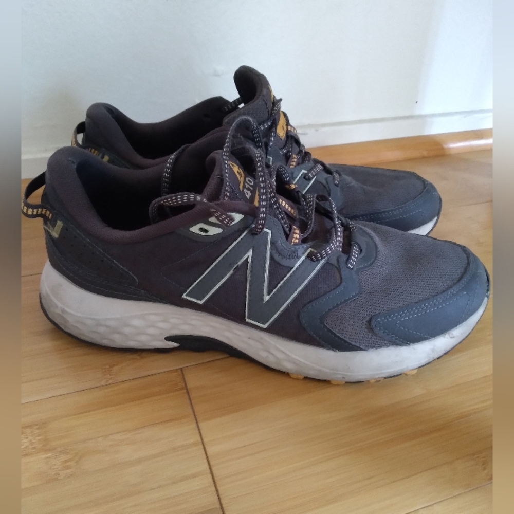Mens NB running shoes